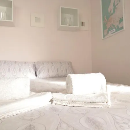 Olilou - Silhueta Citadina Apartament